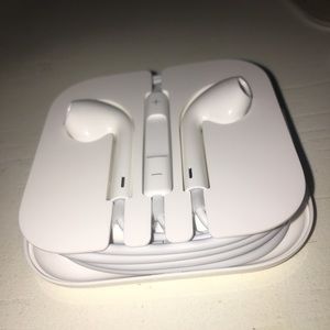 Apple earpods